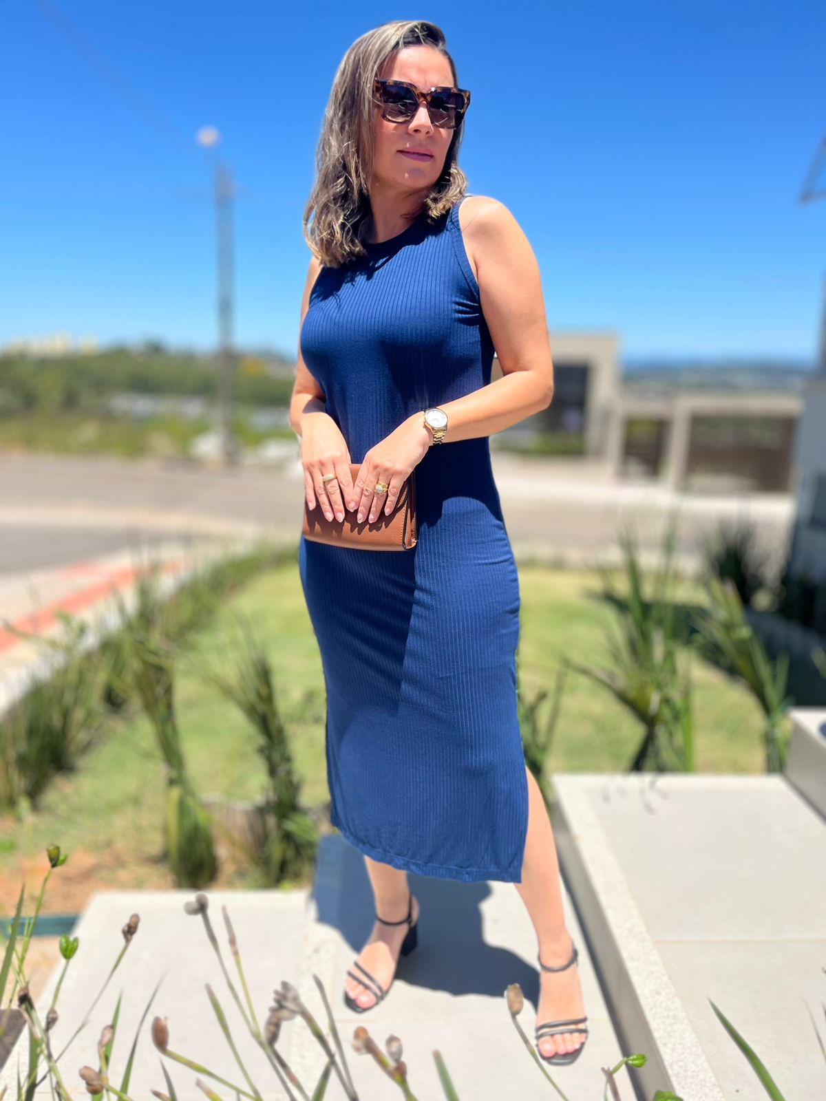 Vestido Canelado Midi c/Fenda - Imagem 2